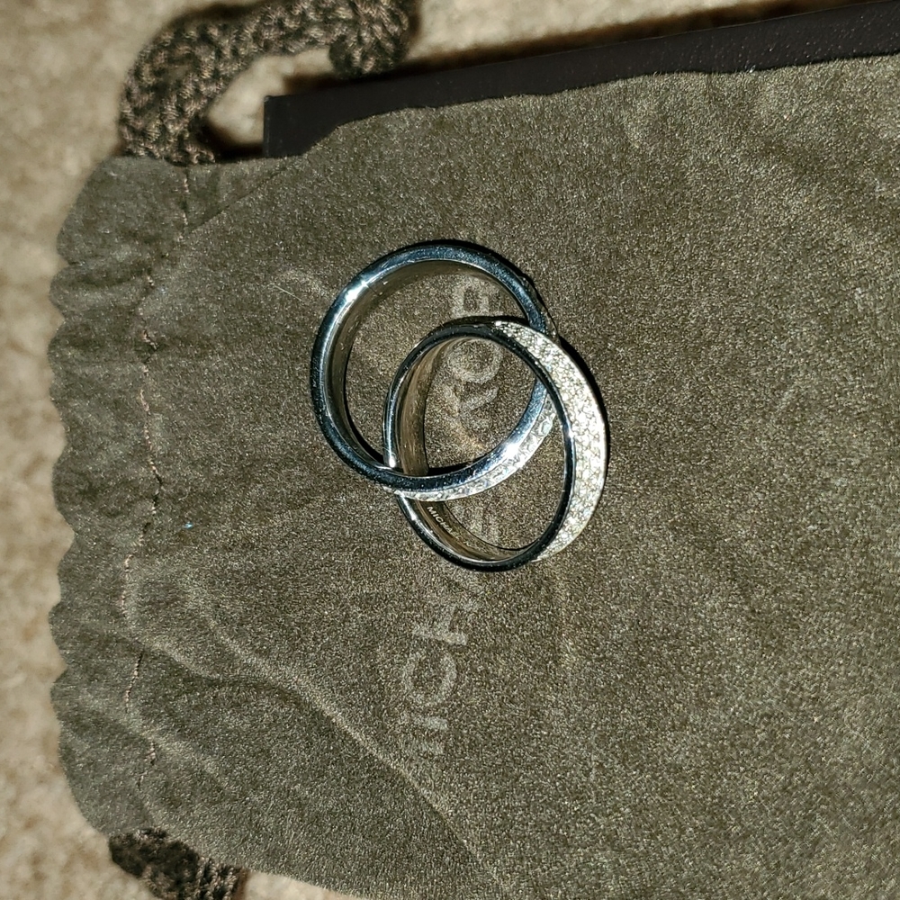 MKors double ring comes with pouch and bg size 8